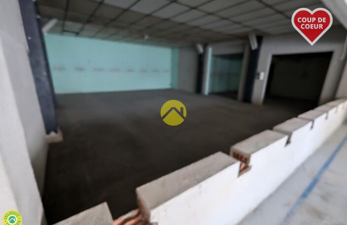Local   320m²  — photo 4