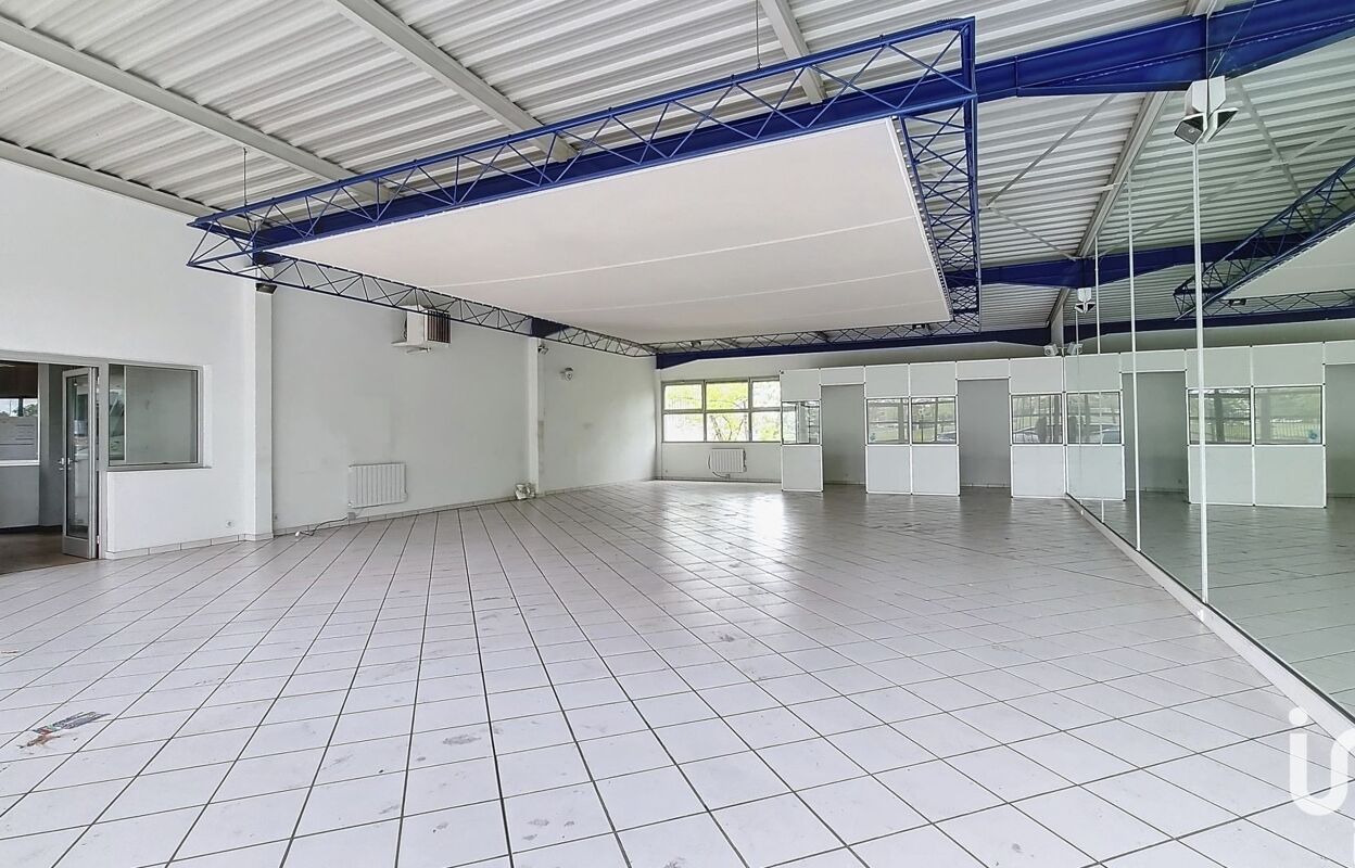 immeuble  pièces 2395 m2 à vendre à Moulins (03000)