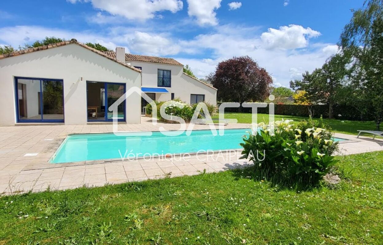 maison 8 pièces 245 m2 à vendre à La Roche-sur-Yon (85000)