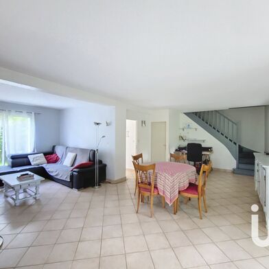 Maison 7 pièces 230 m²