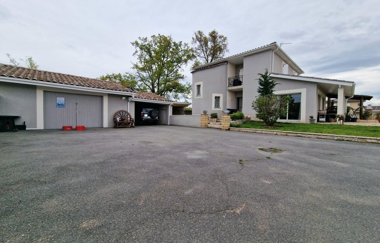 maison 6 pièces 190 m2 à vendre à Saint-André-le-Puy (42210)