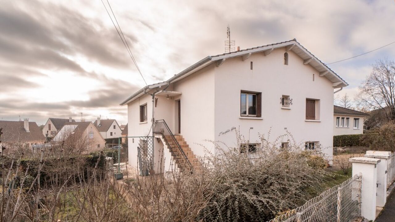 maison 5 pièces 132 m2 à vendre à Charnay-Lès-Mâcon (71850)