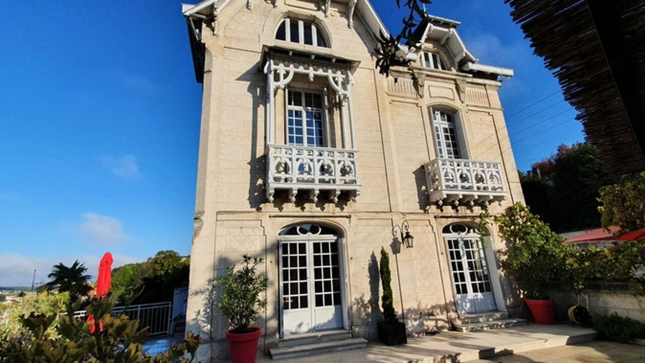 maison 15 pièces 350 m2 à vendre à Angoulême (16000)