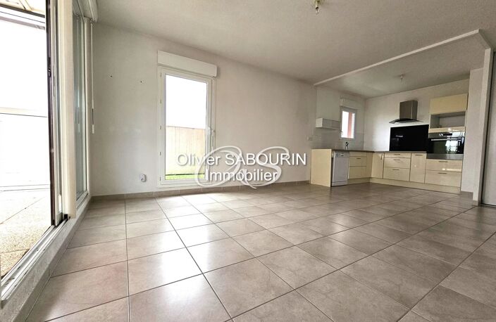 T4 DERNIER ETAGE AVEC TOIT TERRASSE DE 75m2 ET VUE PANORAMIQUE — photo 4