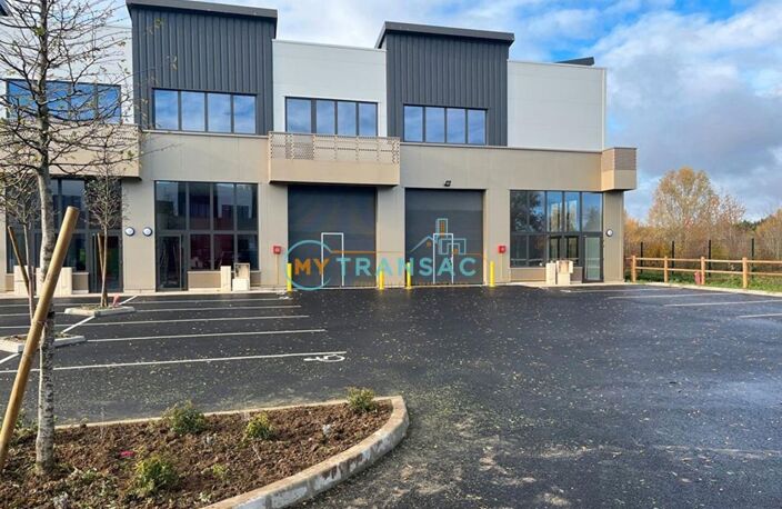 A VENDRE local d'activité de 464m² dont 104m² de bureaux d'accompagnement — photo 2