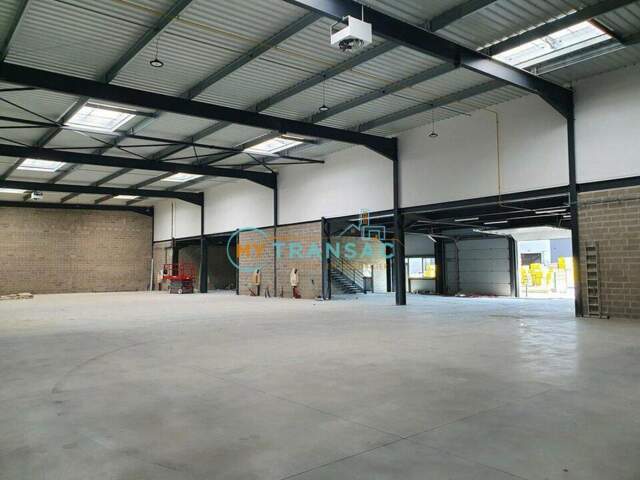 A VENDRE local d'activité de 457m² dont 103m² de bureaux d'accompagnement — photo du bien