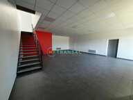 A VENDRE local d'activité de 457m² dont 103m² de bureaux d'accompagnement — photo 2