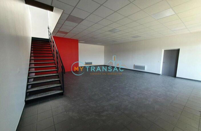 A VENDRE local d'activité de 457m² dont 103m² de bureaux d'accompagnement — photo 2