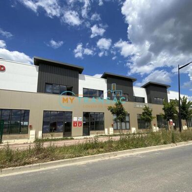 Local industriel  623925 €