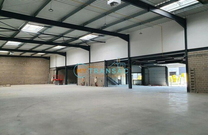 A VENDRE local d'activité de 423m² dont 101m² de bureaux d'accompagnement — photo 4
