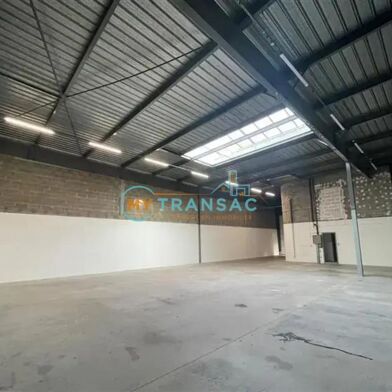 Local industriel  3570 €