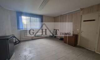 Local industriel  1077 m² à louer à Meaux (77100)