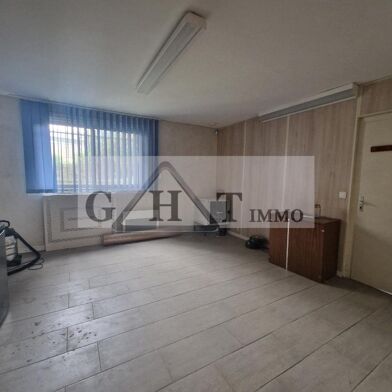 Local industriel  6500 €