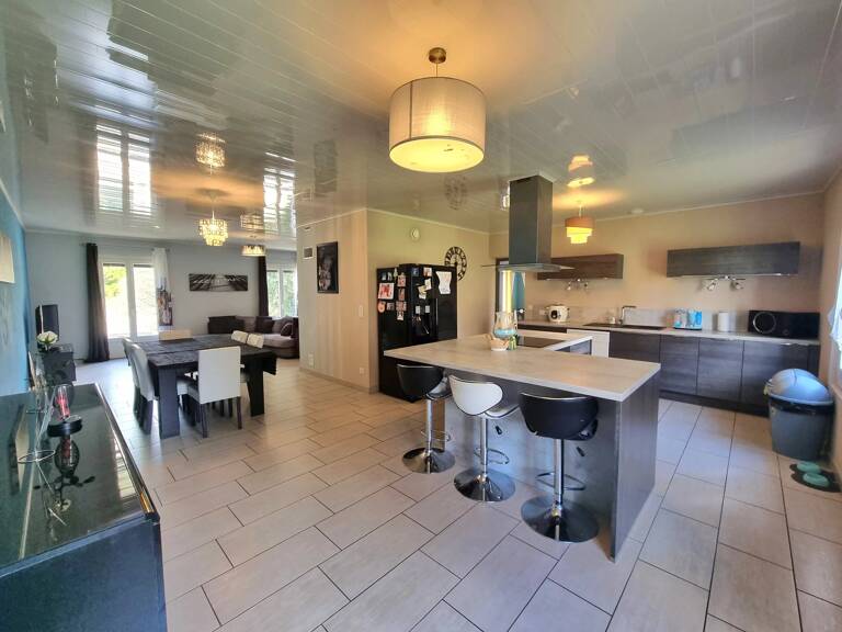 Pavillon sur sous-sol — photo 1