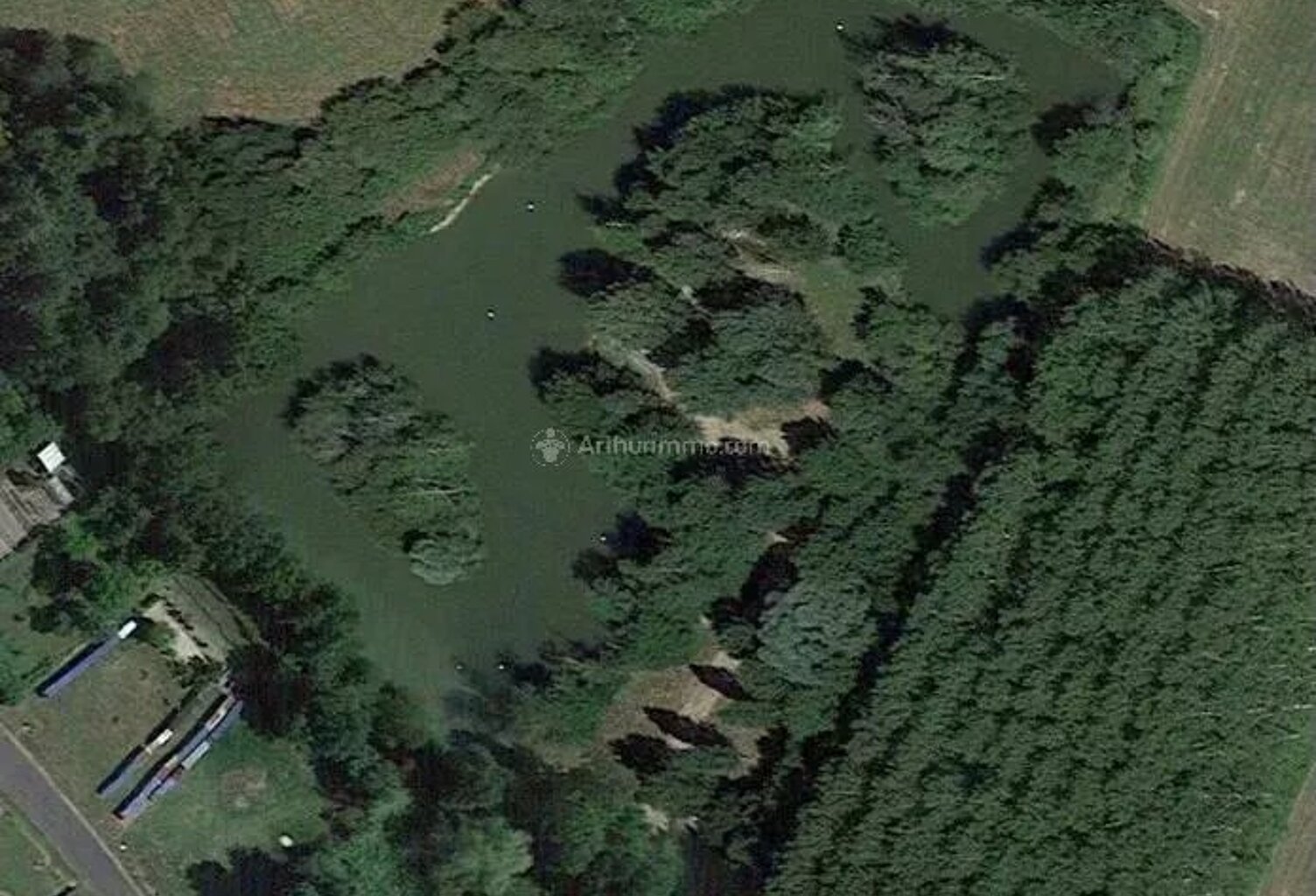 Superbe terrain avec étang de presque un hectare à 5 minutes de la Chartre sur le Loir — photo 1