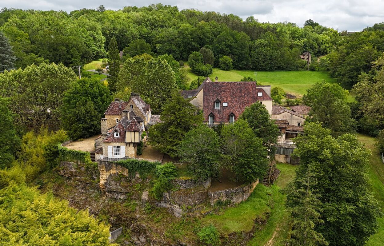 maison 45 pièces 1700 m2 à vendre à Sarlat-la-Canéda (24200)