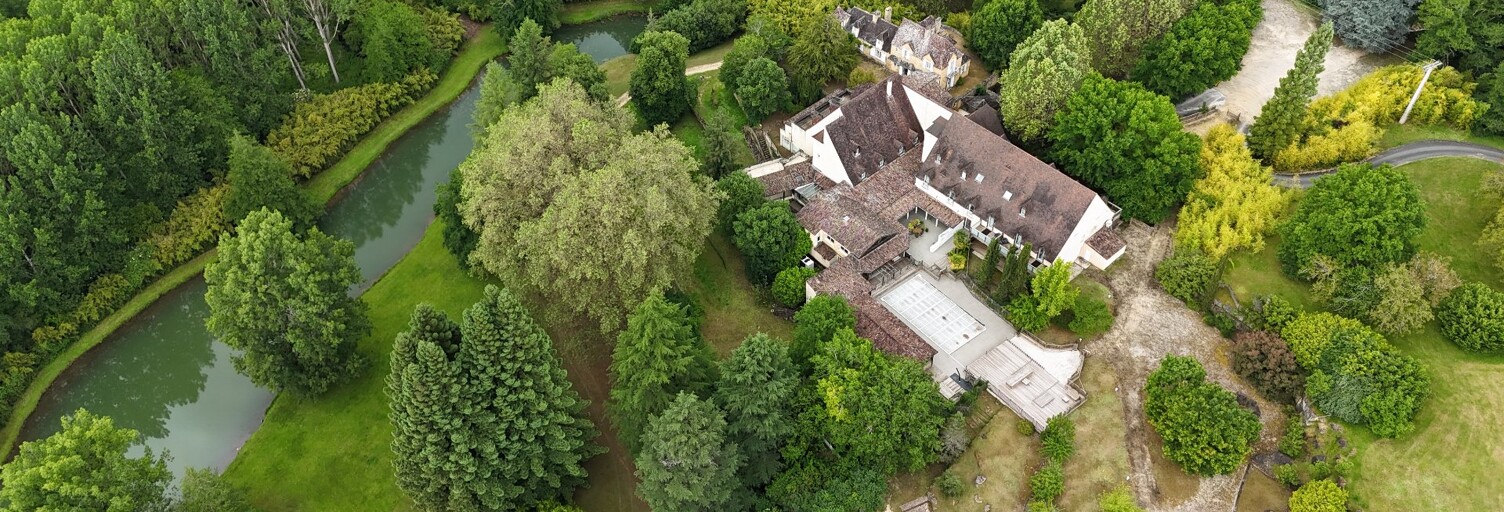 Maison 45 Pièces 1700 m² à vendre à Sarlat-la-Canéda (24200)