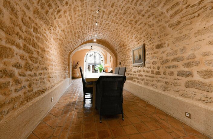Charmante propriété de village, cour et terrasses — photo 5