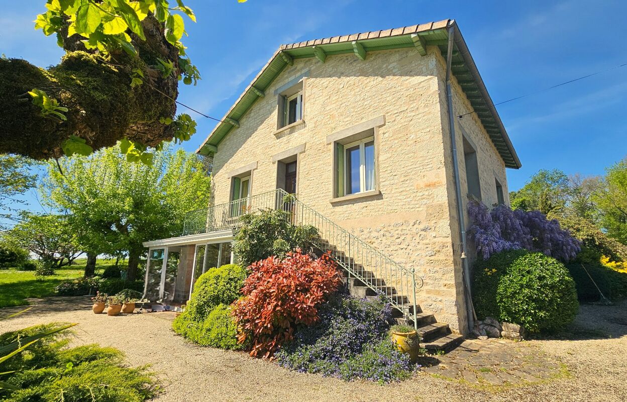 maison 9 pièces 223 m2 à vendre à Lapenche (82240)