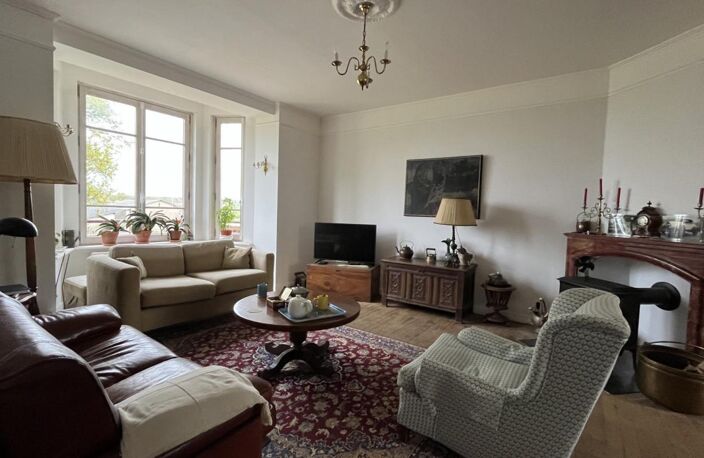Villa 20ème sur 3 460 m² de terrain avec piscine — photo 2