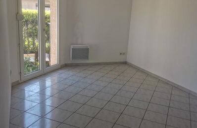 location appartement 420 € CC /mois à proximité de Redessan (30129)