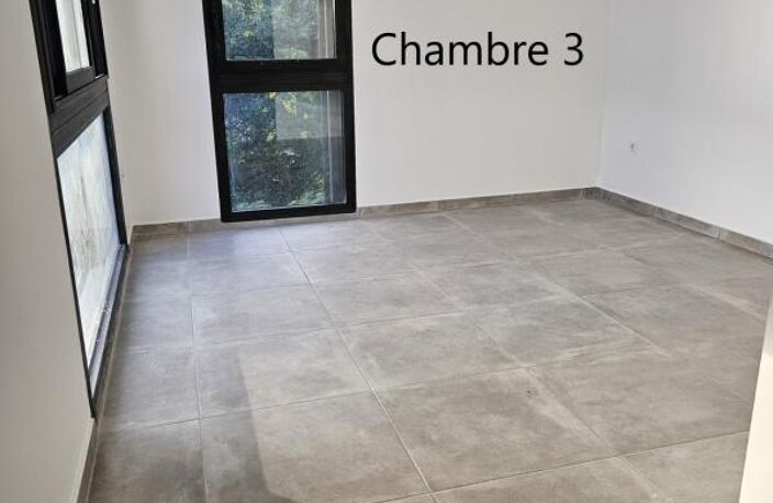 SAINT-LEU (Piton Saint-Leu) VILLA 2, NEUVE F4 A ETAGE AVEC VUE — photo 4