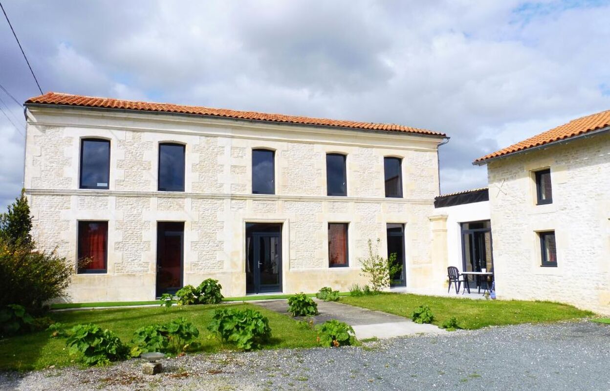 maison 6 pièces 280 m2 à vendre à Asnières-la-Giraud (17400)
