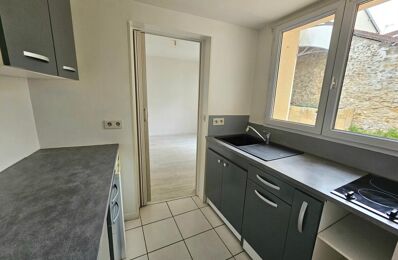 location appartement 430 € CC /mois à proximité de Vernouillet (78540)