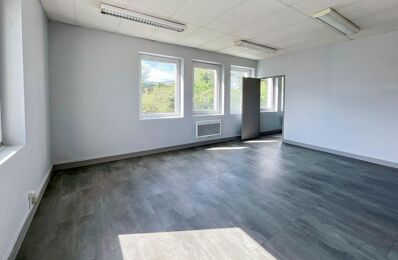 location bureau 600 € CC /mois à proximité de Saran (45770)