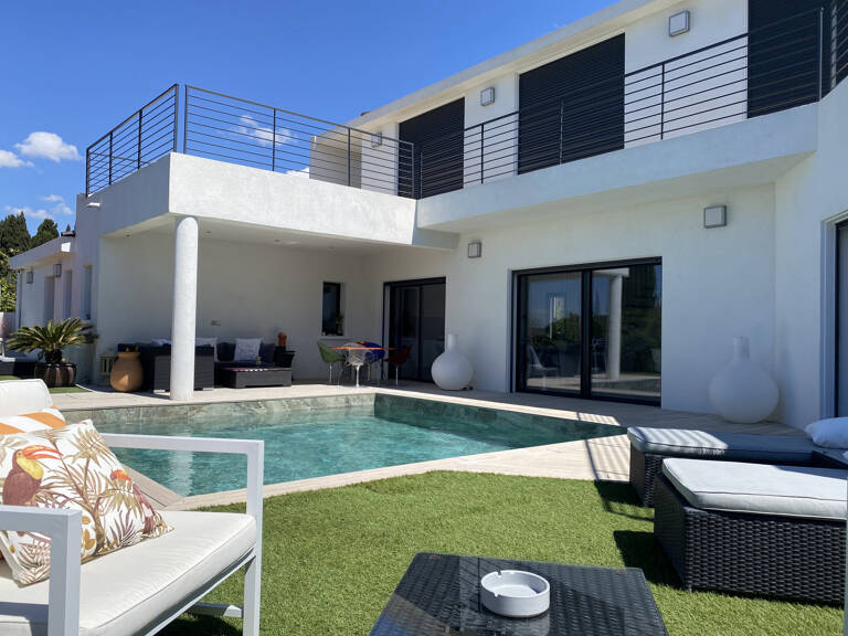 Villa contemporaine type 5 vue mer SANARY — photo 1