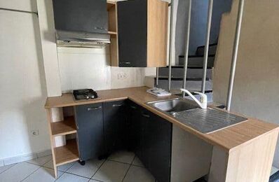 location appartement 390 € CC /mois à proximité de Vallon-Pont-d'Arc (07150)