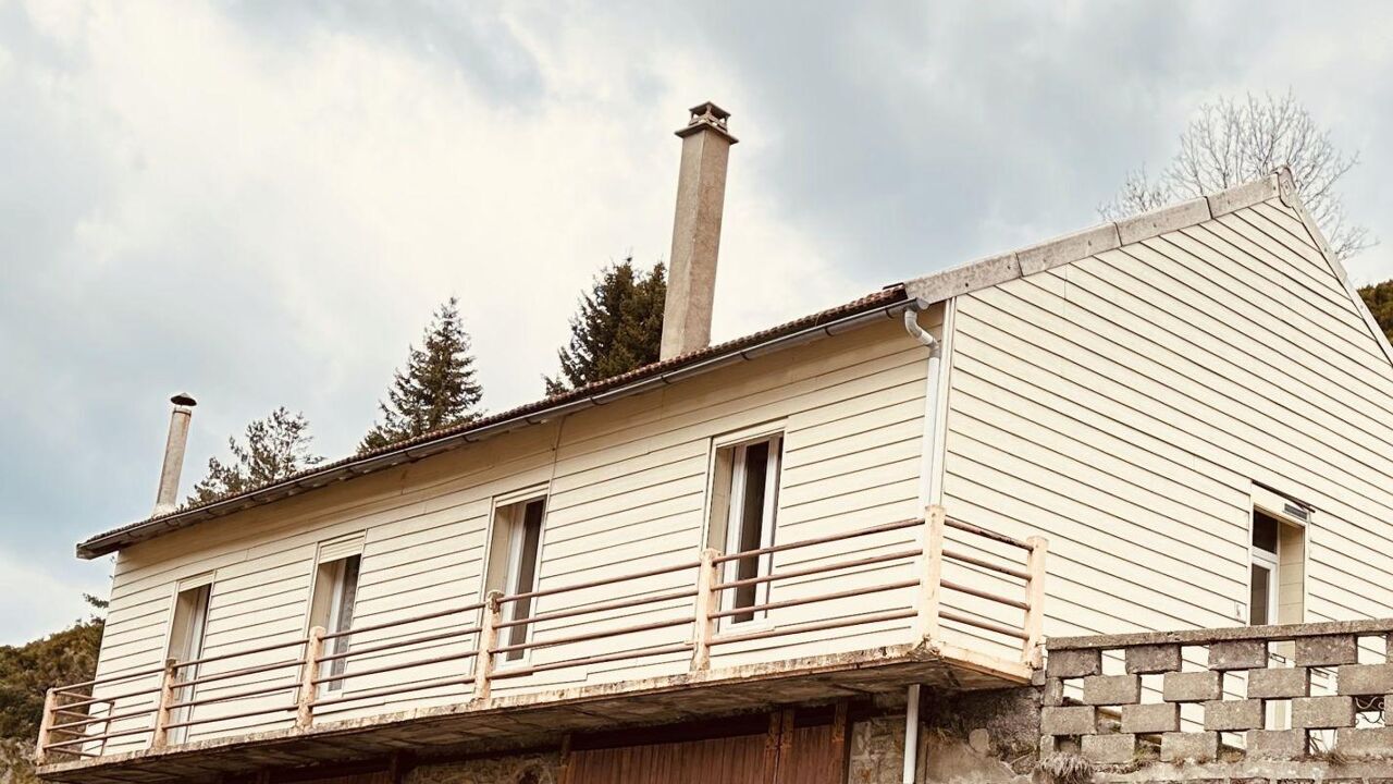 maison 9 pièces 105 m2 à vendre à Saint-Cirgues-en-Montagne (07510)
