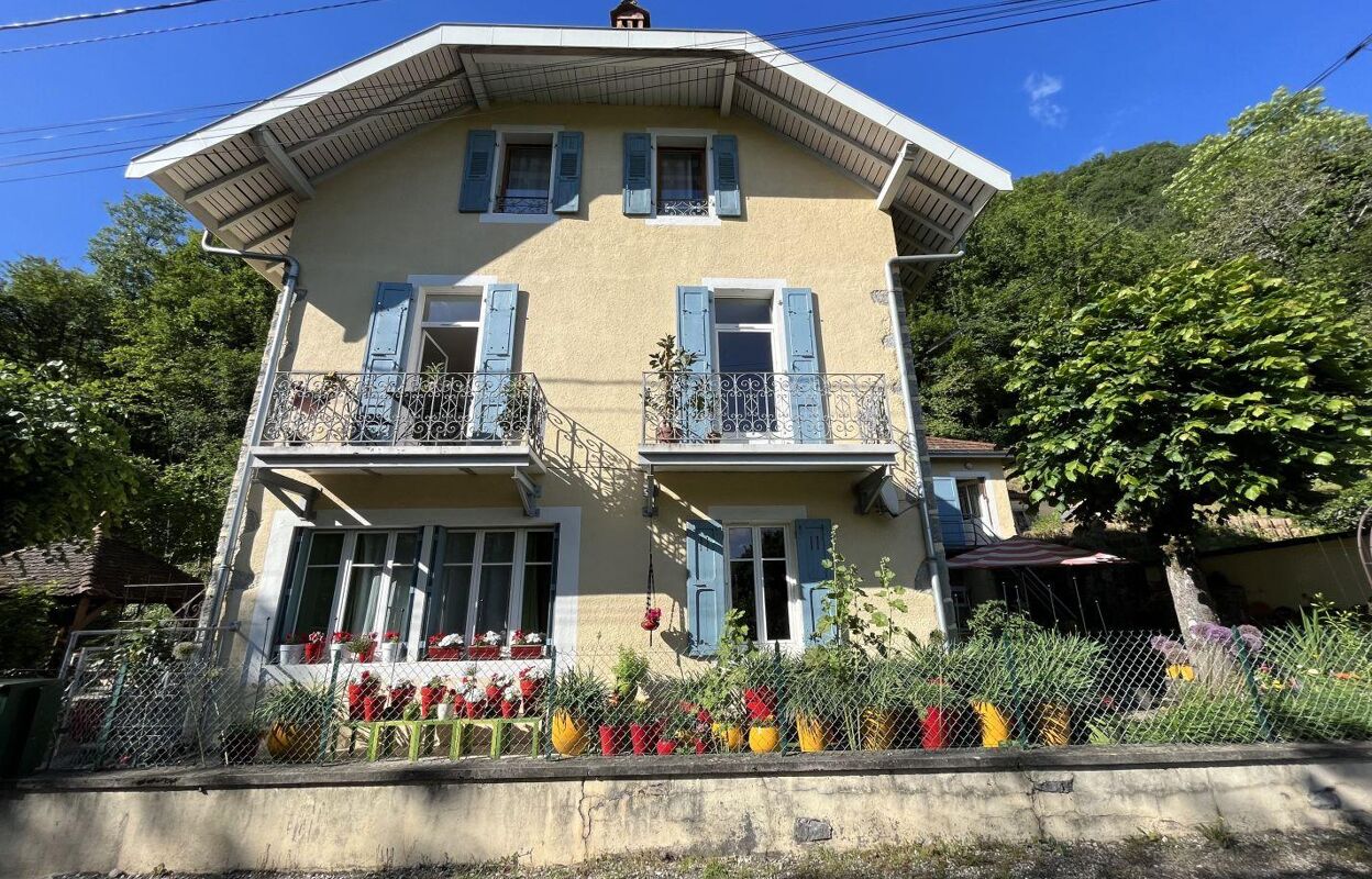 maison 10 pièces 230 m2 à vendre à Talloires (74290)