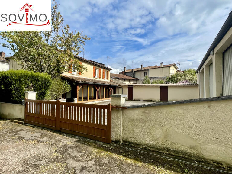 MAISON DE VILLE TOUT CONFORT AVEC COUR ET GRAND GARAGE, 5 CH — photo 1