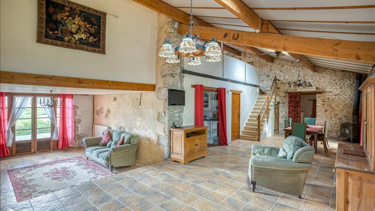 maison 8 pièces 260 m2 à vendre à Fonroque (24500)