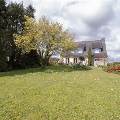 Maison 8 pièces 332325 €