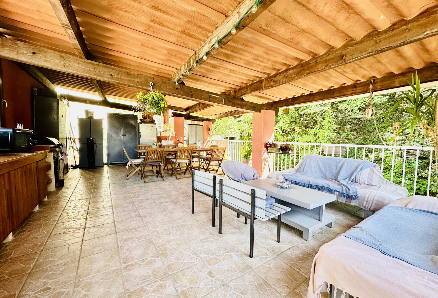Charmante maison sur 2 niveaux avec terrasse en dernier étag — photo 1
