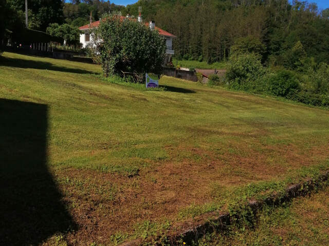 Terrain constructible très bien ensoleillé d'une surface de — photo du bien
