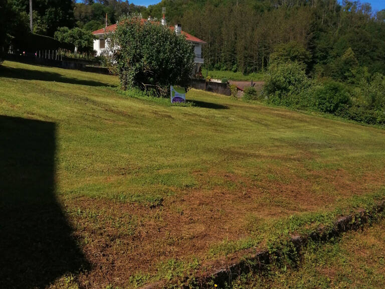 Terrain constructible très bien ensoleillé d'une surface de — photo 1