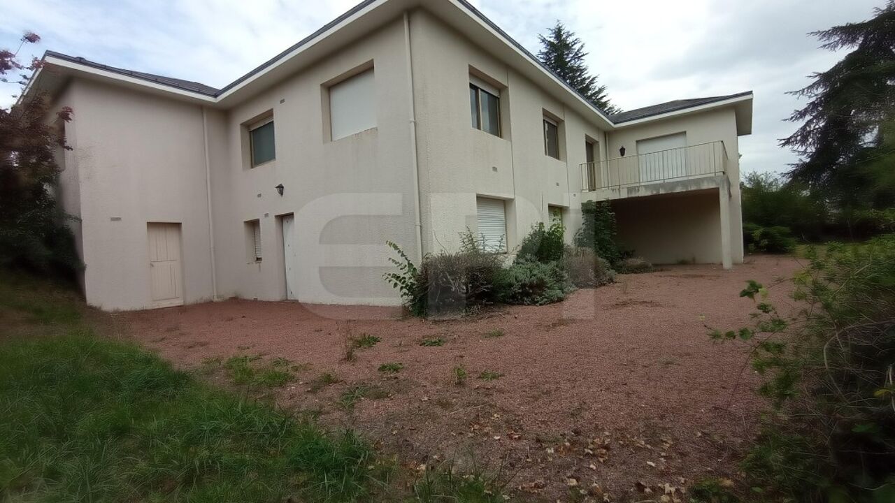 maison 12 pièces 293 m2 à vendre à Thouars (79100)