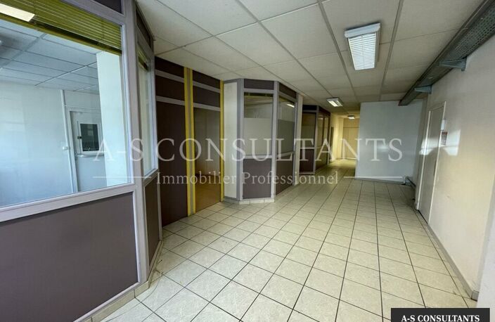 LOCAL COMMERCIAL A LOUER — photo 2