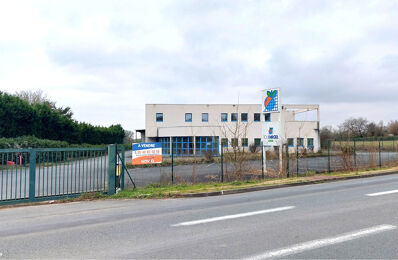 vente local industriel 1 566 000 € à proximité de Beaumont Saint-Cyr (86490)