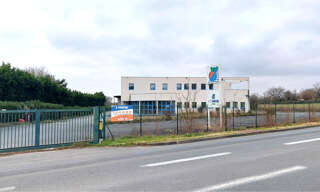 Local industriel  3243 m² à vendre à Poitiers (86000)