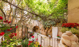 Maison 8 Pièces 224 m² à vendre à Lourmarin (84160)