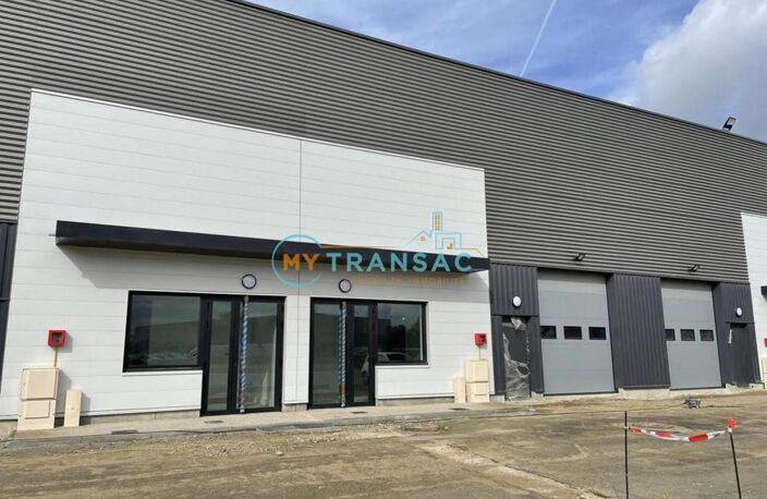A LOUER 220m², 392m² et 512m² DE LOCAUX D'ACTIVITÉS NEUFS - HIGHLANDS PARK Savigny-Le-Temple — photo 2
