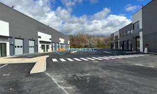 Local industriel  218 m² à louer à Savigny-le-Temple (77176)