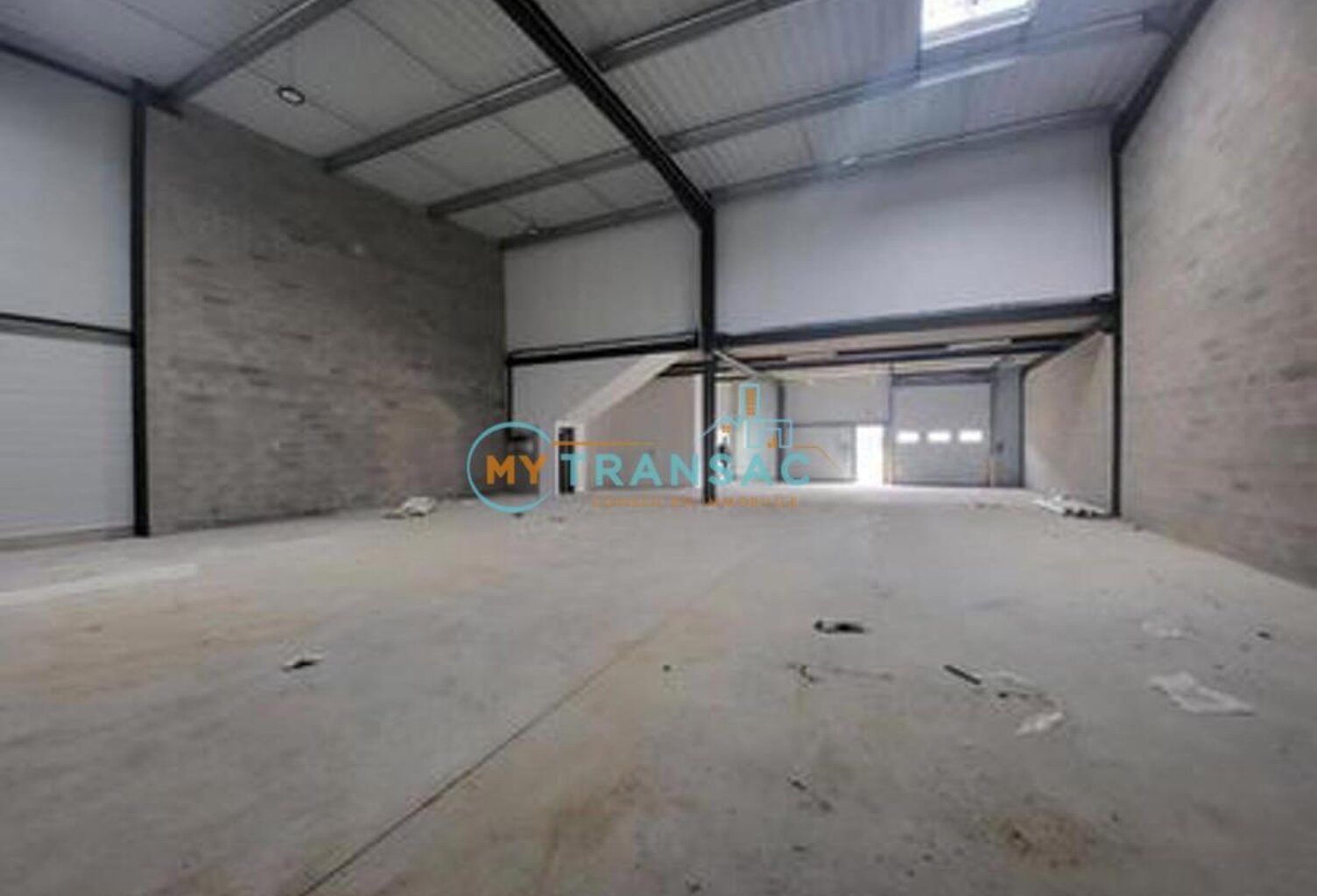 A LOUER 220m², 392m² et 512m² DE LOCAUX D'ACTIVITÉS NEUFS - HIGHLANDS PARK Savigny-Le-Temple — photo 1