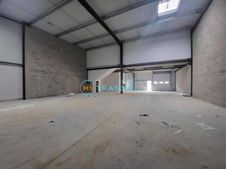 A LOUER 220m², 392m² et 512m² DE LOCAUX D'ACTIVITÉS NEUFS - HIGHLANDS PARK Savigny-Le-Temple — photo 1