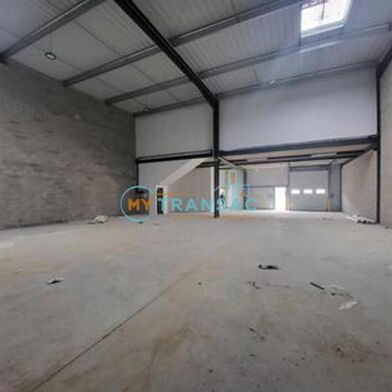 Local industriel 220 m²