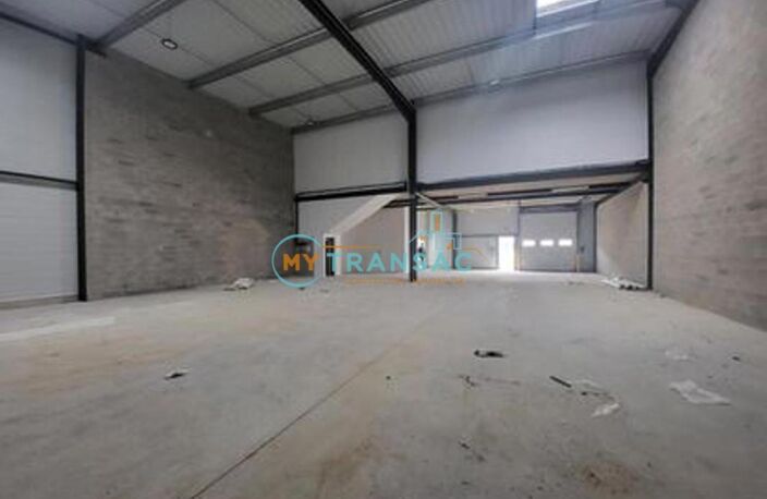 A LOUER 220m², 392m² et 512m² DE LOCAUX D'ACTIVITÉS NEUFS - HIGHLANDS PARK Savigny-Le-Temple — photo 3